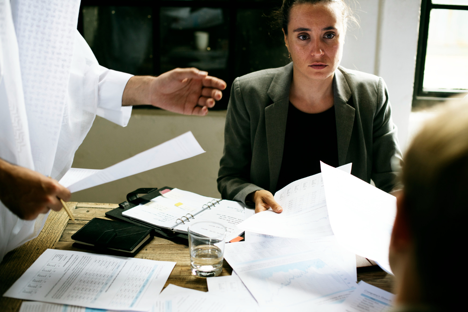 CBS e IBS em contratos empresariais o que precisa ser revisado para evitar prejuízos